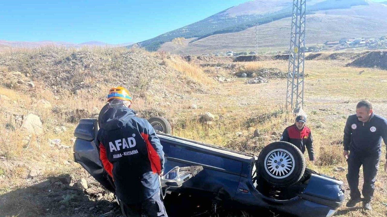 Ardahan’da devrilen otomobildeki 4 kişi yaralandı