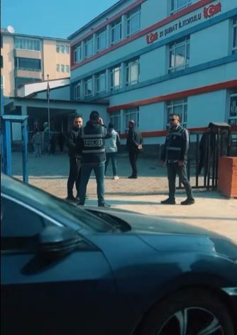 Ardahan’da okul çevrelerinde güvenlik kontrolleri aralıksız devam ediyor