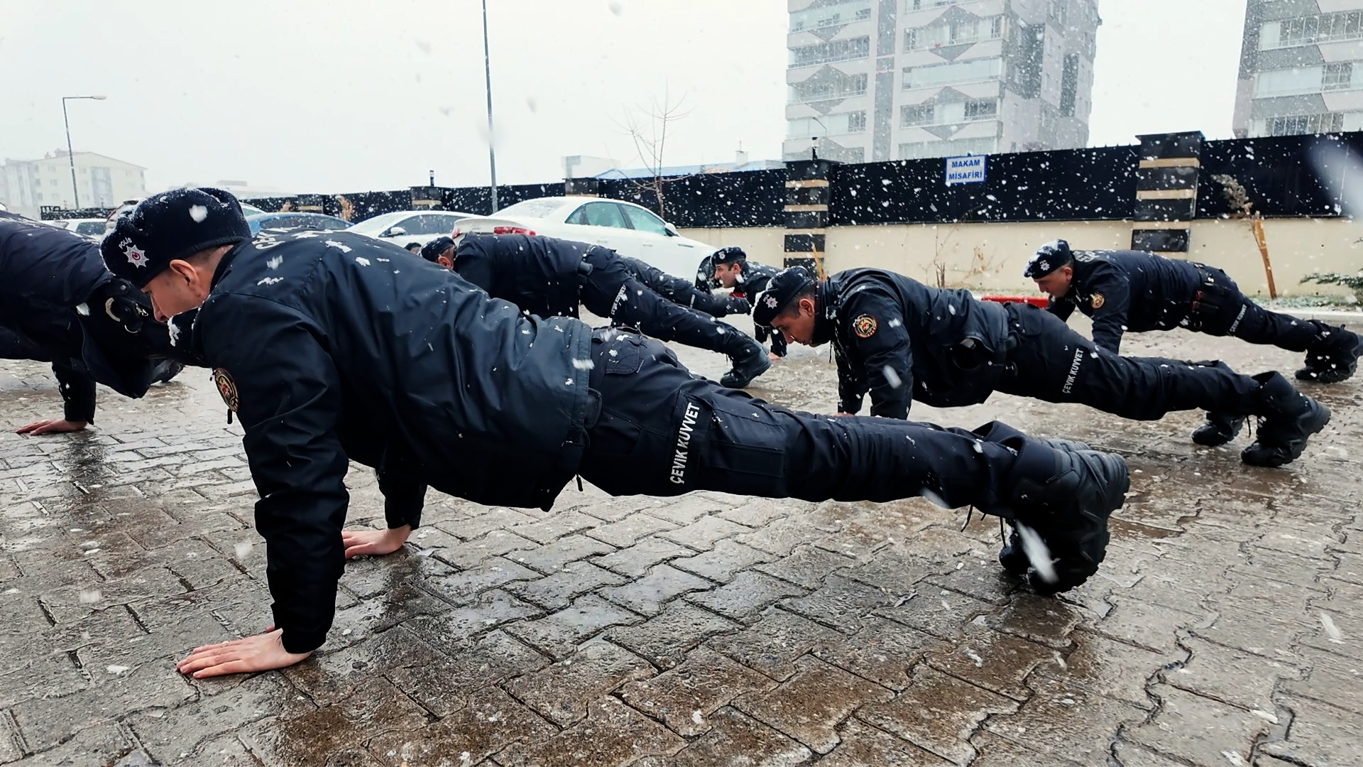 Sequence 01.00 04 51 10.Still007