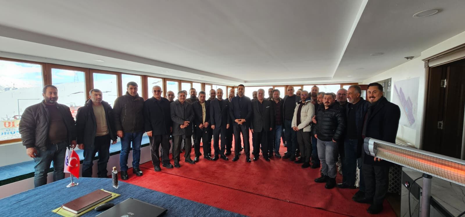 81E6164A 9565 4958 9116 D296145Ac537