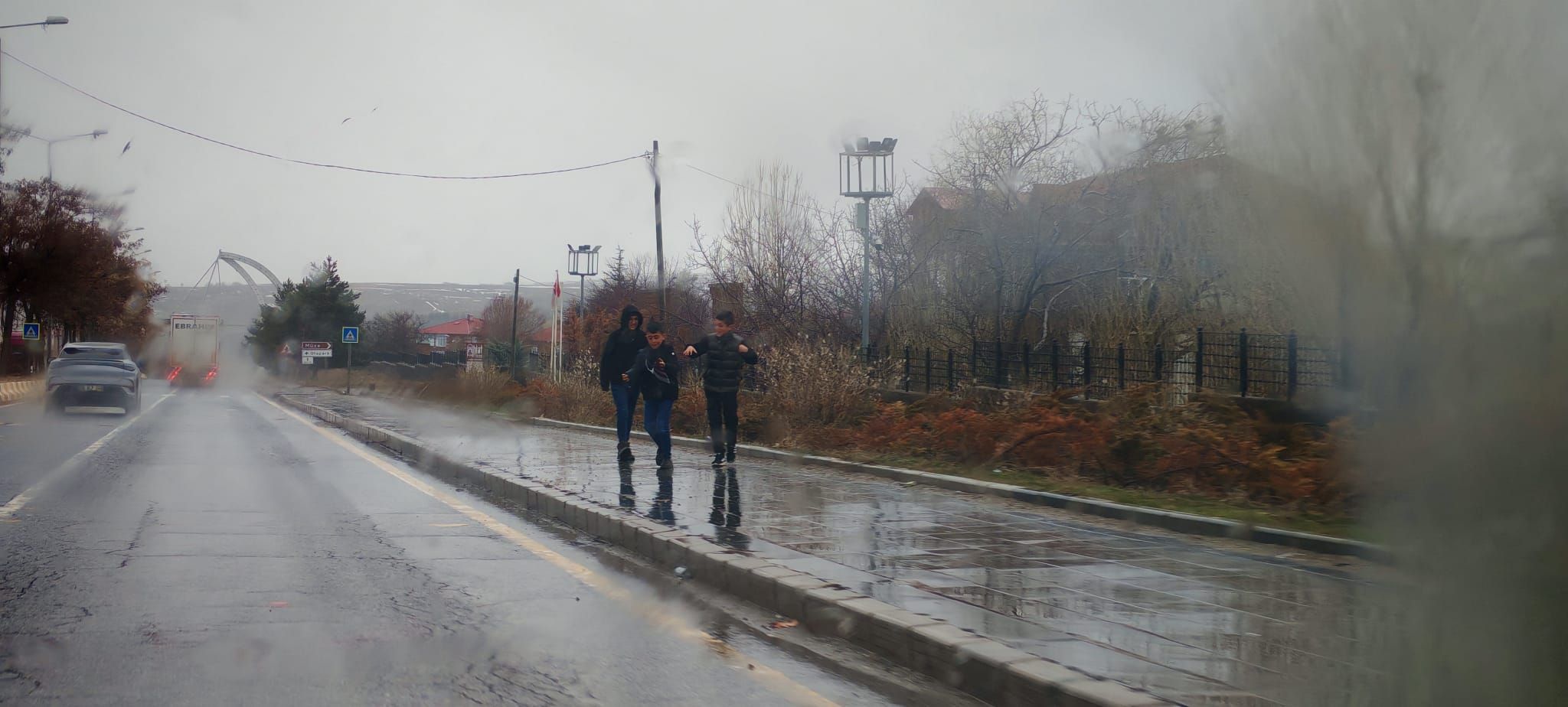 Yalova’da okullar tatil mi, 15 Ekim için Valilik ne duyurdu? Öğrenciler yarın okula gidecek mi? İdari izin kimleri kapsı