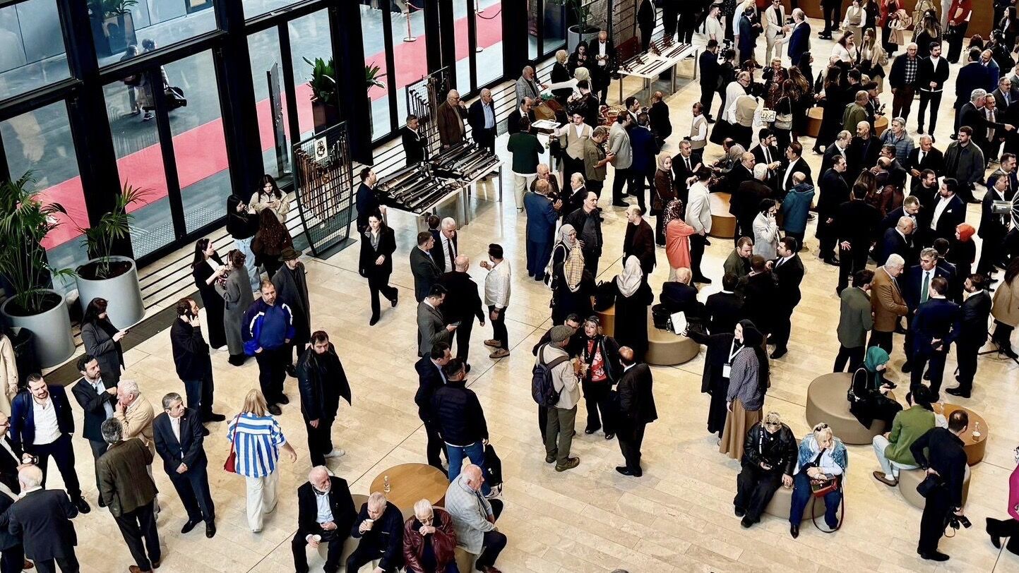 49030984 B783 4670 A576 5F52F2F7120E