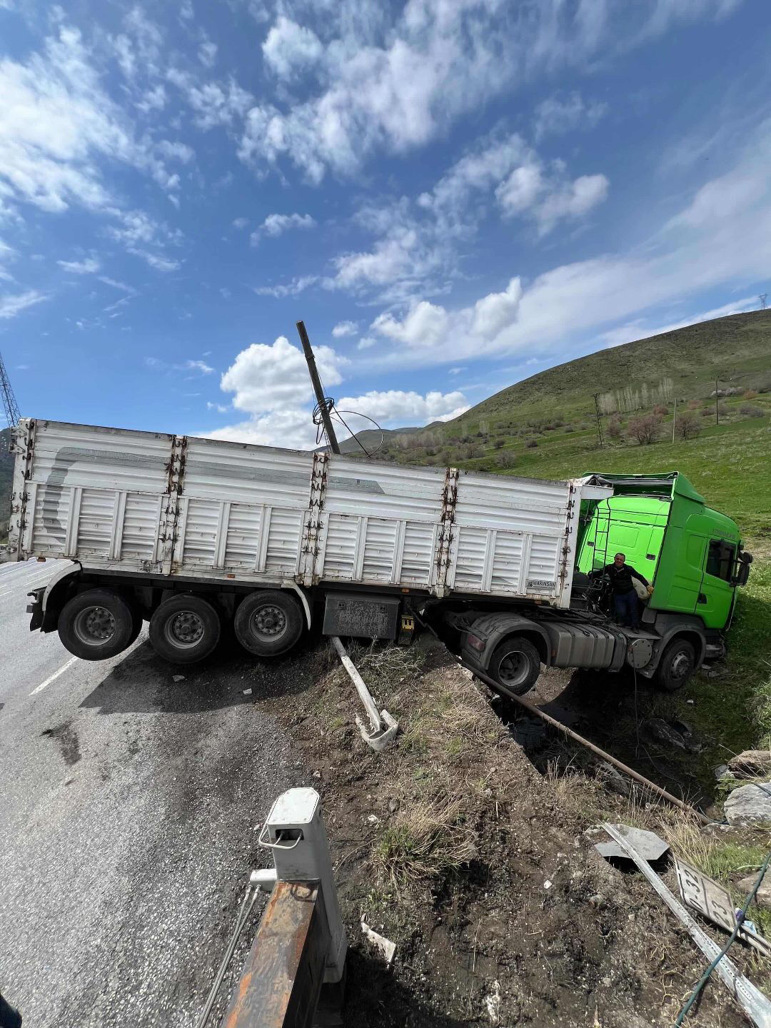 F0 E9982 E 58 E8 456 E A A C8 77 F F A D E A6 D43