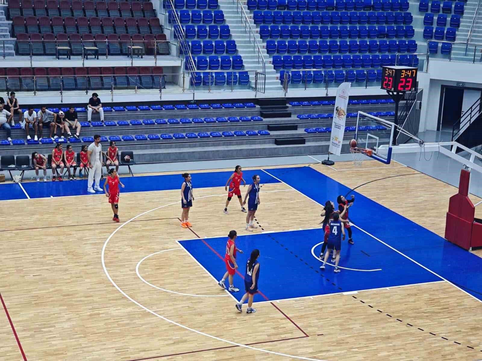 9 ilin yıldızları Malatya'da kıyasıya mücadele etti
