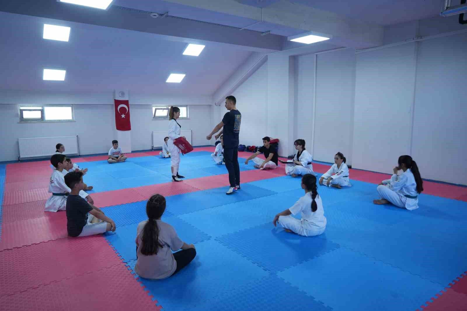 Yaz Spor Okulları'nda taekwondoya yoğun katılım