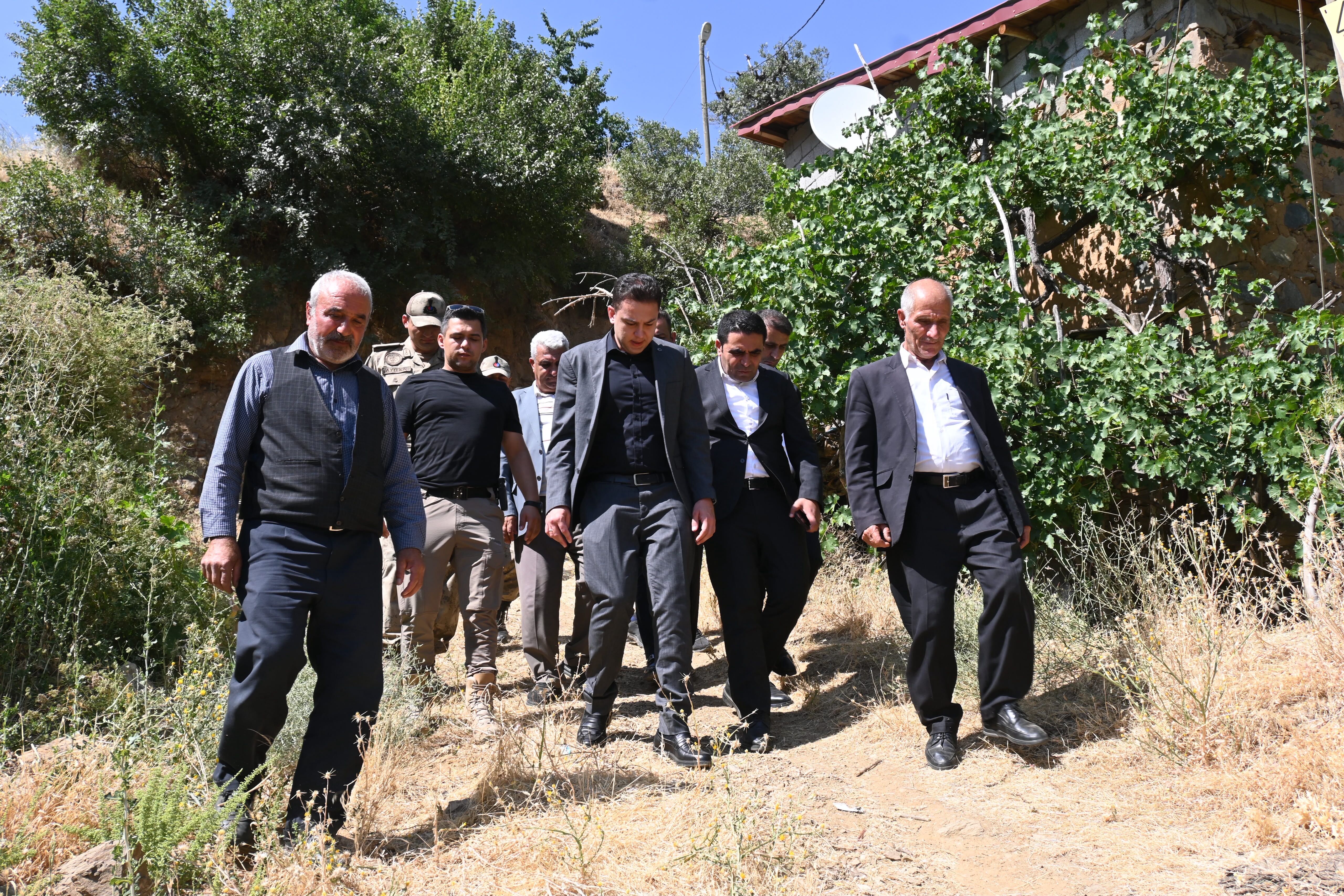Hizan Kaymakamı Öztürk’ten köy ziyaretleri