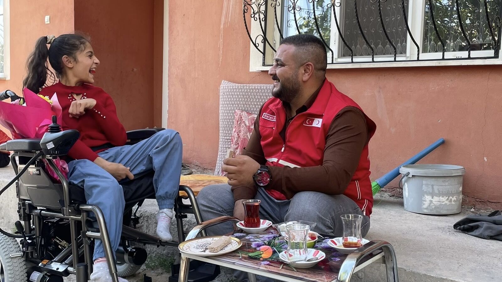 Genç Kızılay Adilcevaz’dan 16’ncı akülü sandalye