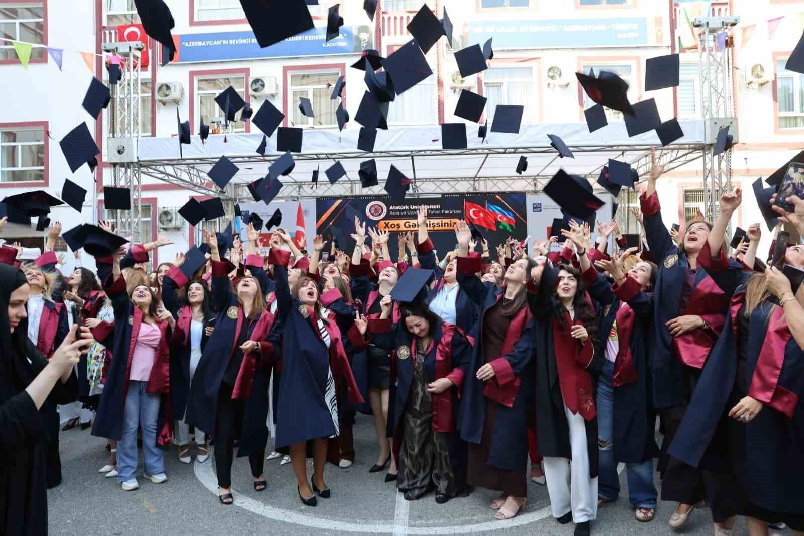 Atatürk Üniversitesi Bakü'de mezuniyet coşkusu yaşadı
