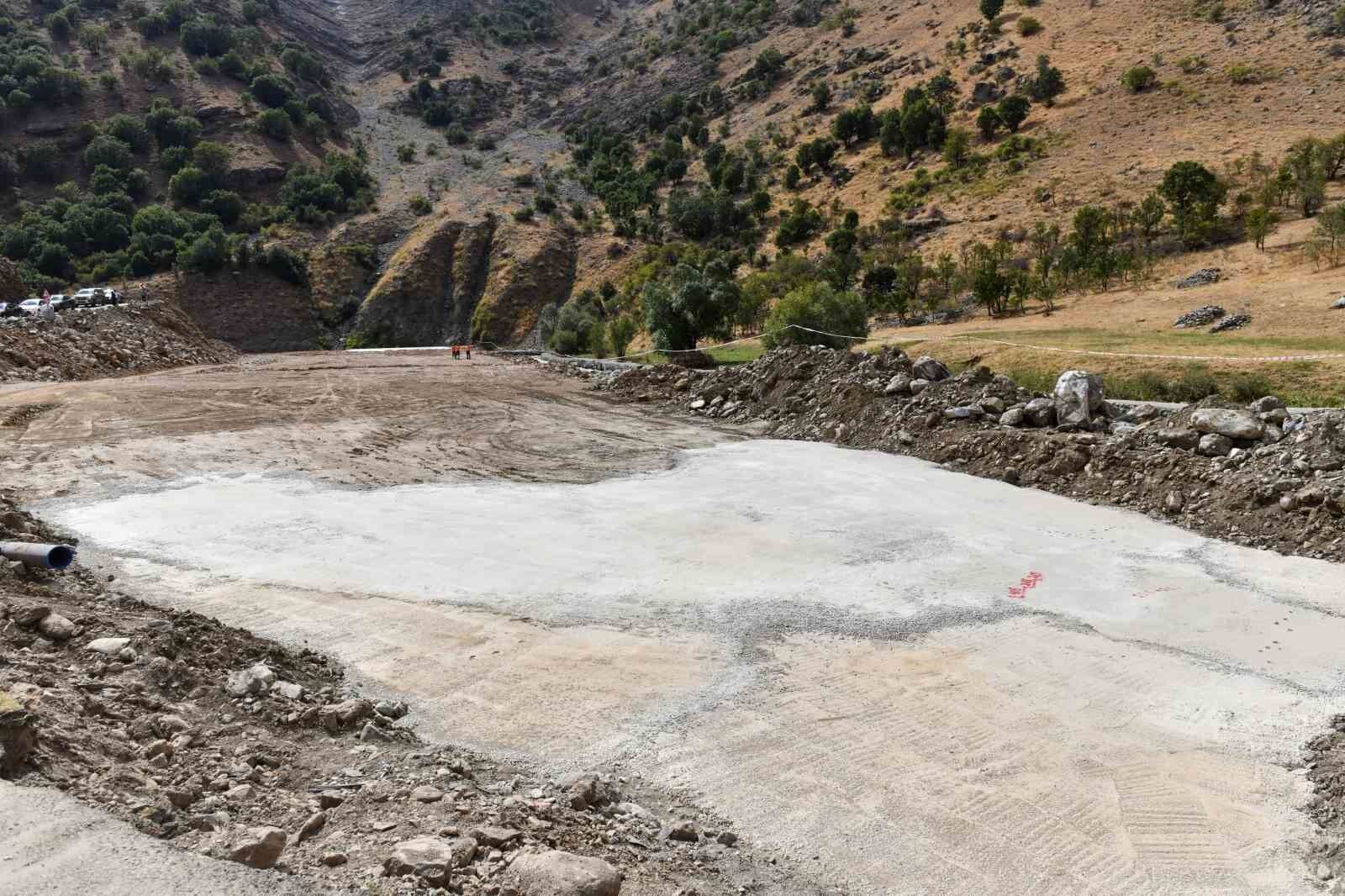 Bahçesaray'a yılda 100 milyon yavru üretecek tesis