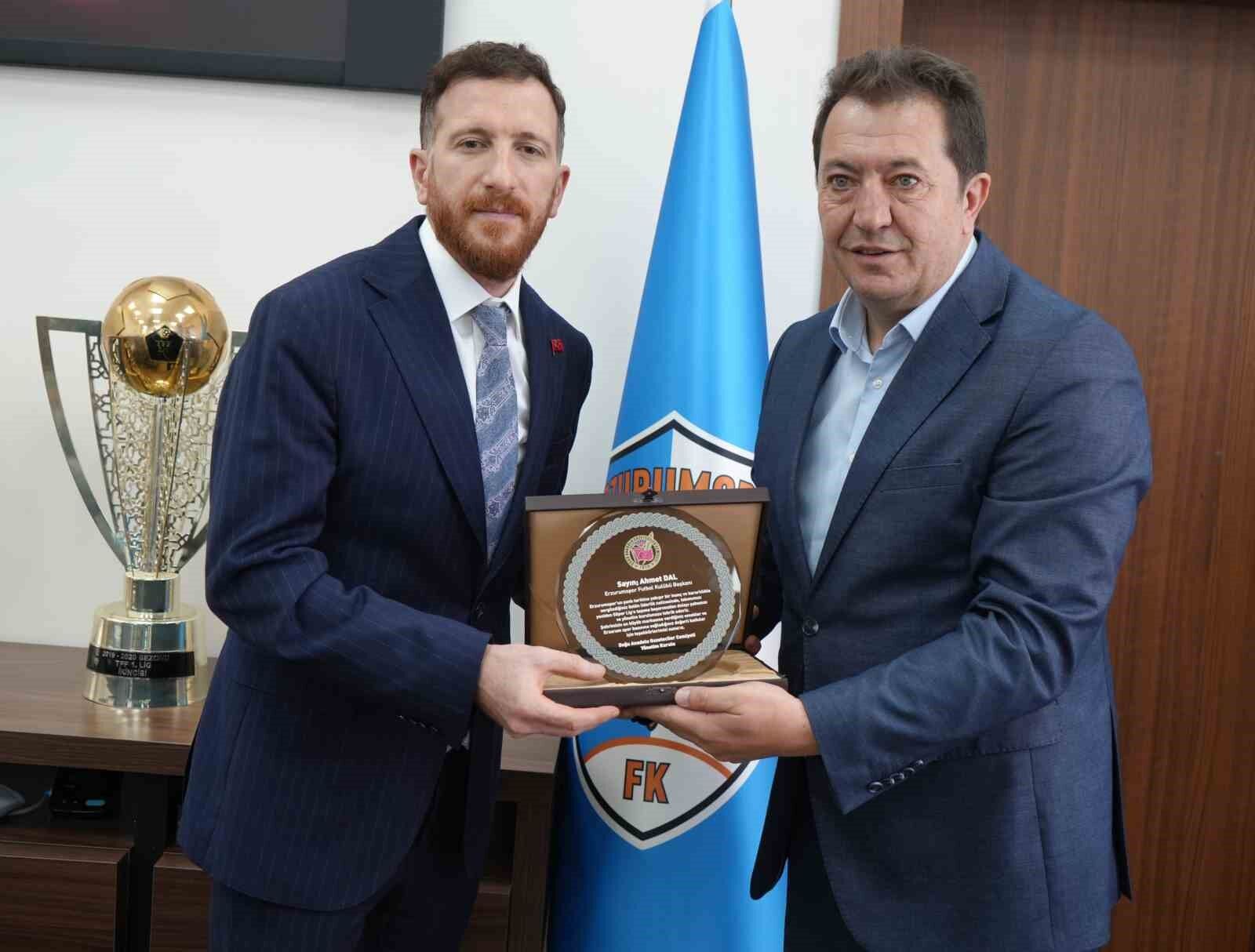 DAGC'den Erzurumspor Başkanı Ahmet Dal'a başarı plaketi