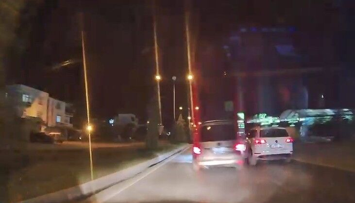 Elazığ'da makas atan sürücü kameraya yansıdı