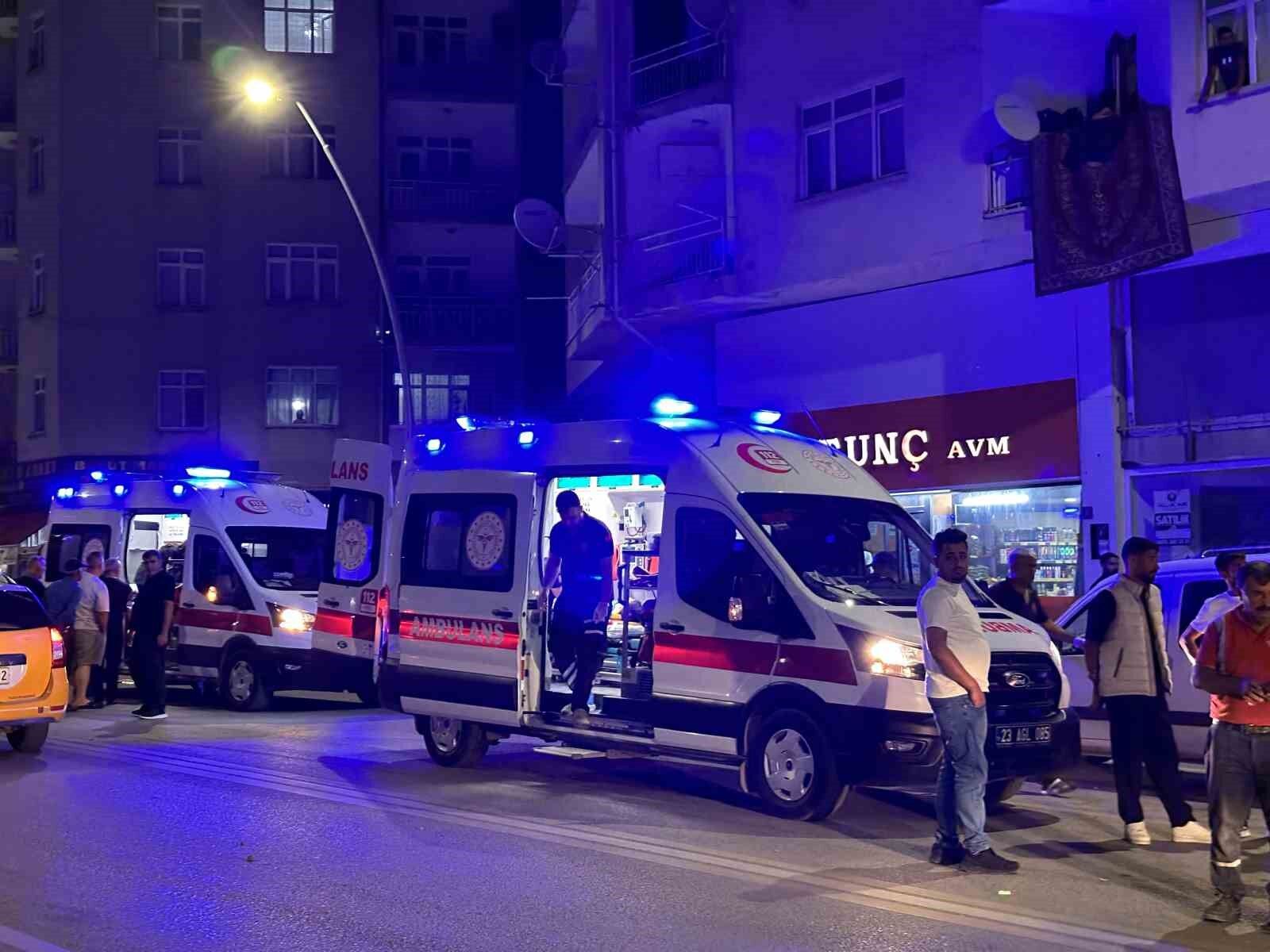 Elazığ'da zincirleme trafik kazası: 2 yaralı