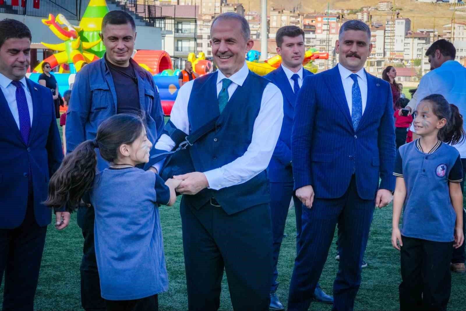Hakkâri'de 3. Çocuk Oyun Şenliği düzenlendi