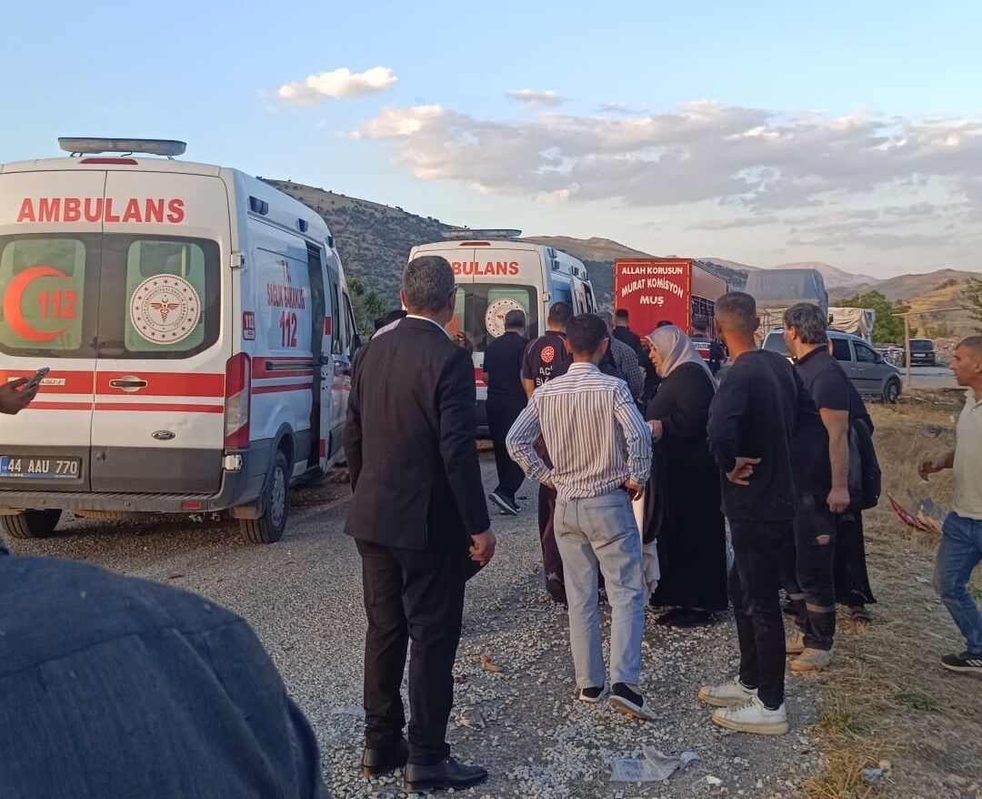 Malatya'da tır ile otomobil çarpıştı: 5 yaralı