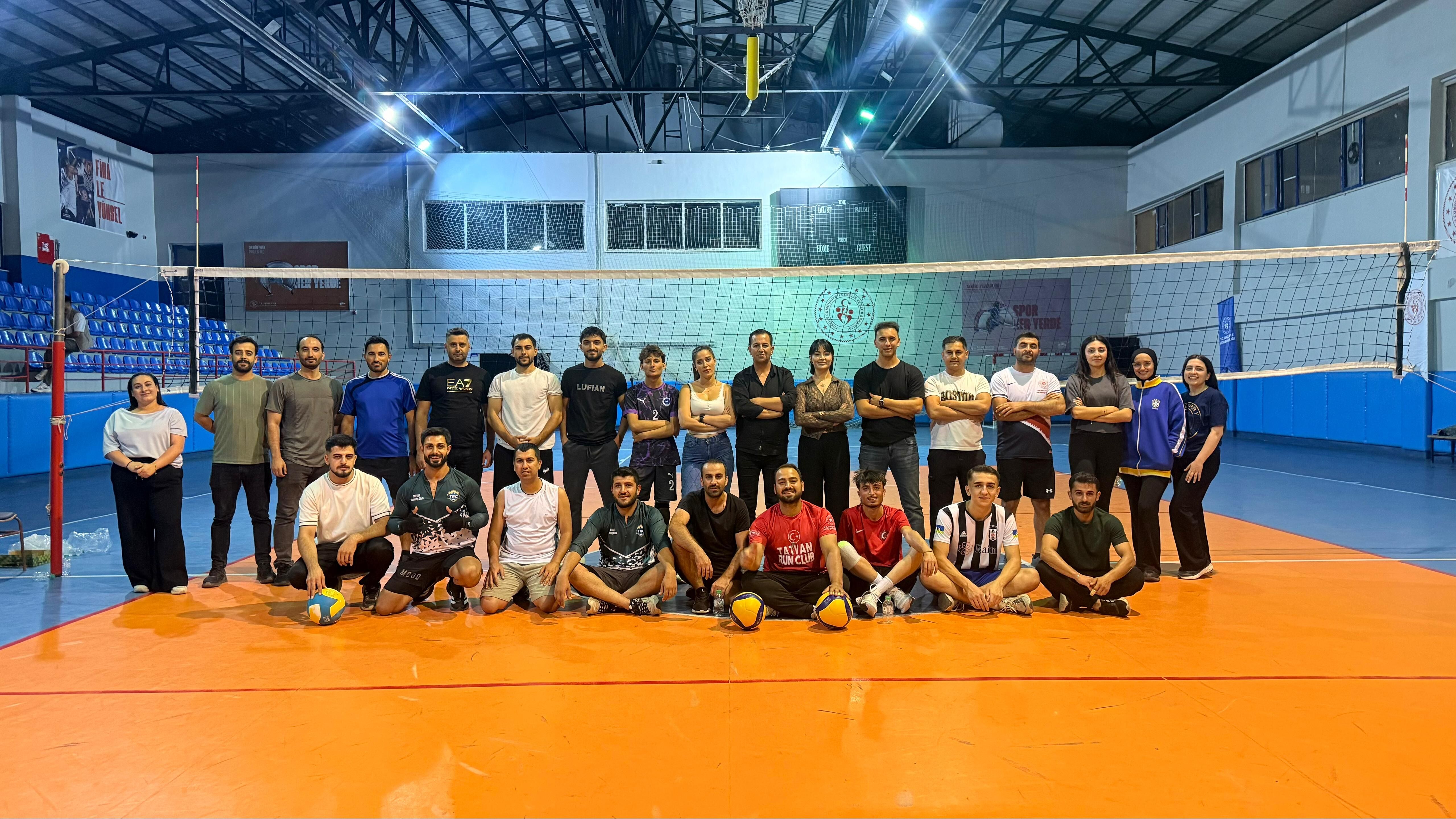 Tatvan’da gençler voleybol turnuvasında buluşuyor