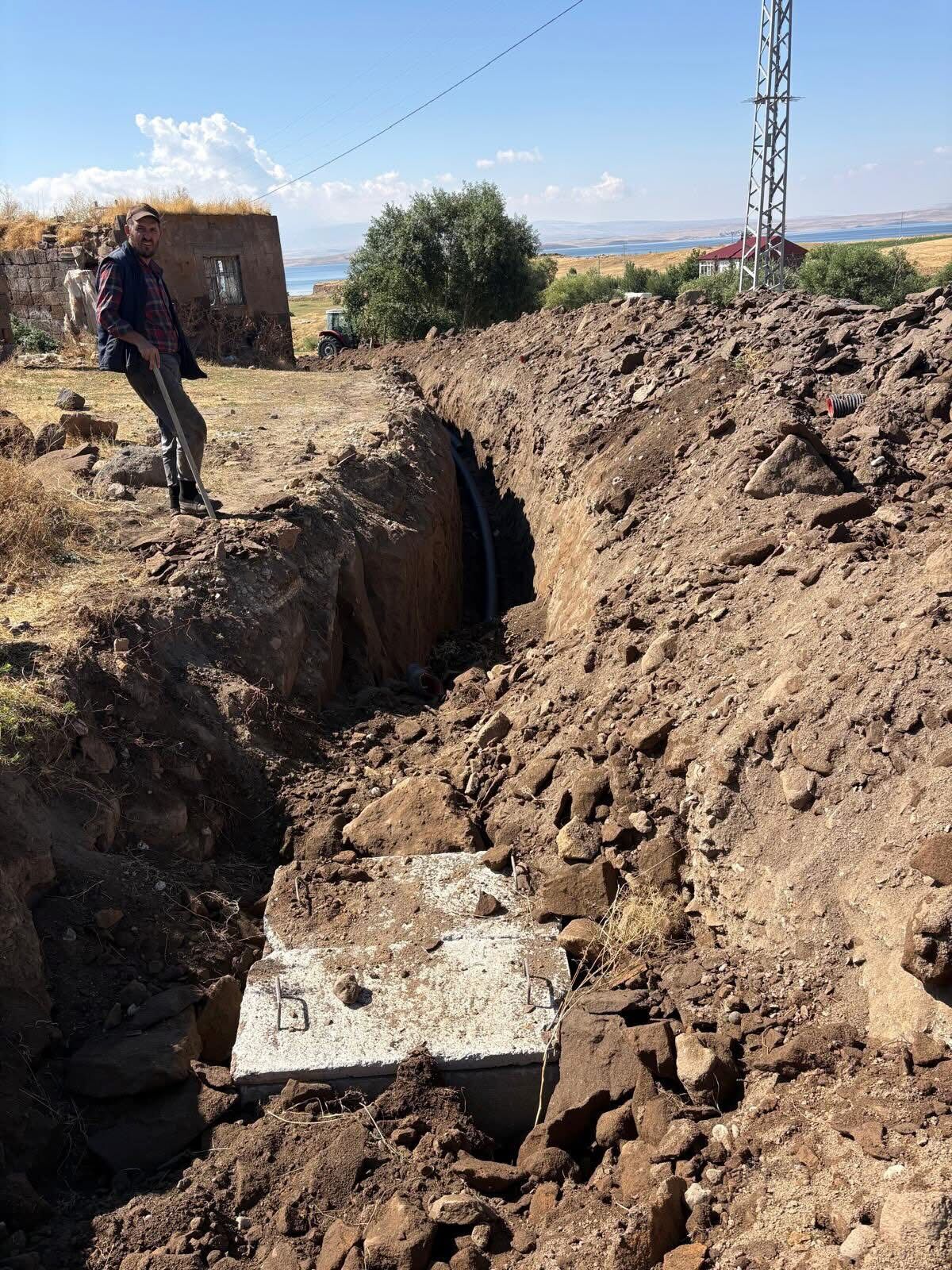Ahlat Kırıkkaya’da altyapı çalışmaları sürüyor
