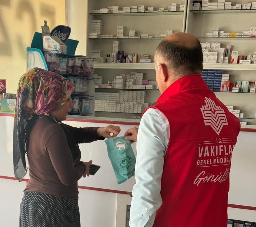 Bitlis'te Vakıf hayırları ihtiyaç sahiplerine ulaştırılıyor