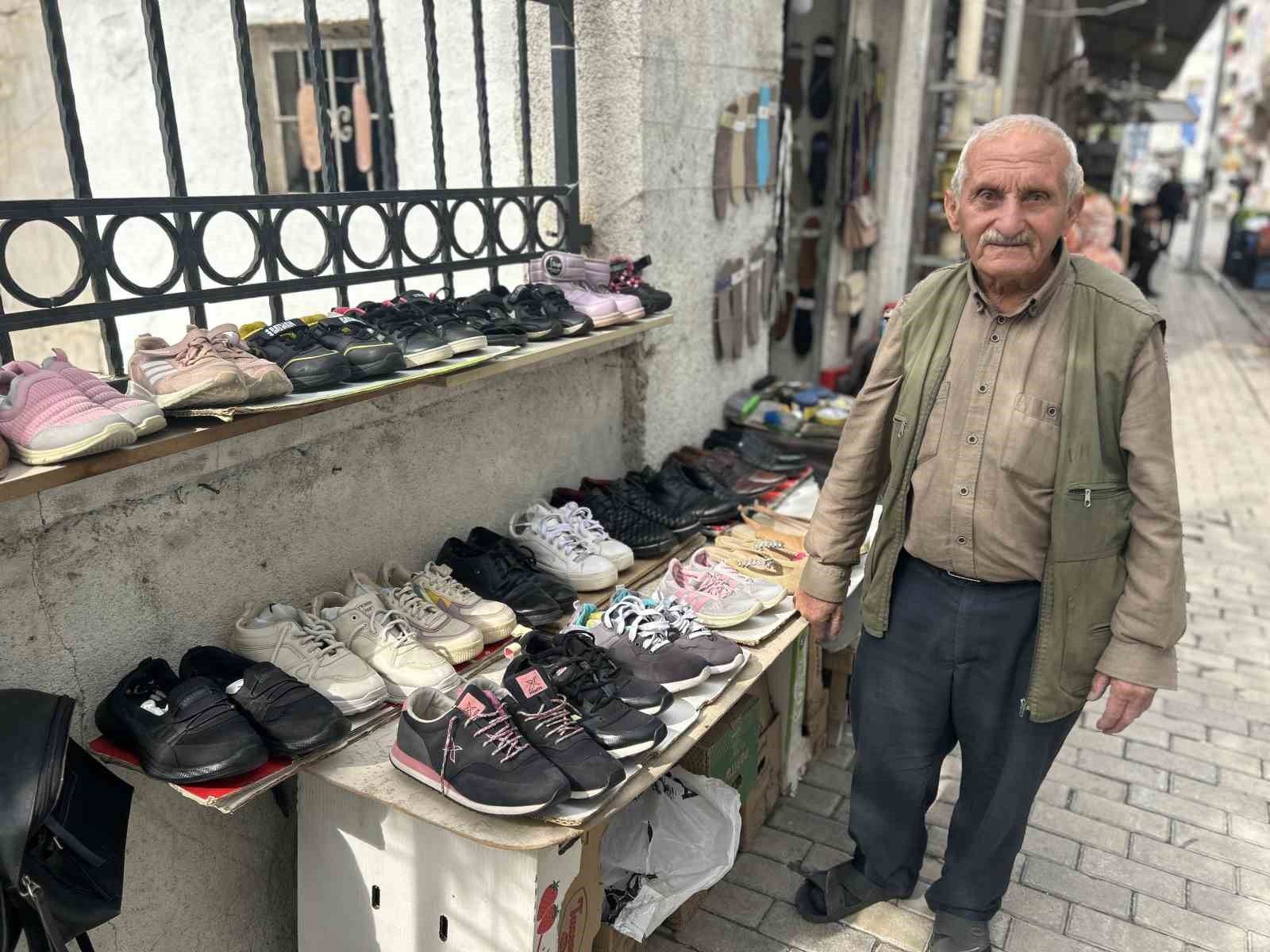 Van'da 55 yıllık usta, mesleğiyle gönüllere dokunuyor