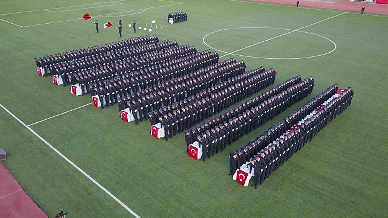 Bitlis'te 580 polis adayı mezun oldu