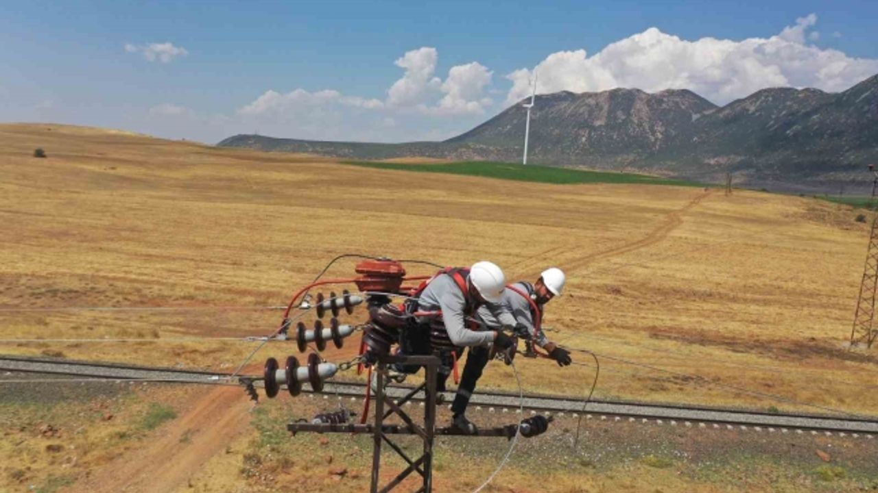VEDAŞ, Bitlis'teki köy ve mezralarda çalışmalarını sürdürüyor