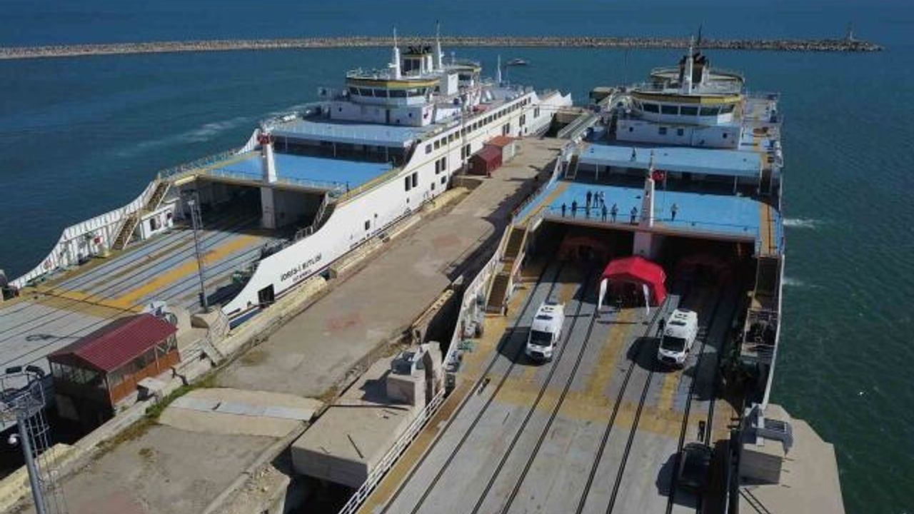 Bitlis'te Türkiye'nin en büyük feribotlarıyla deprem tatbikatı yapıldı
