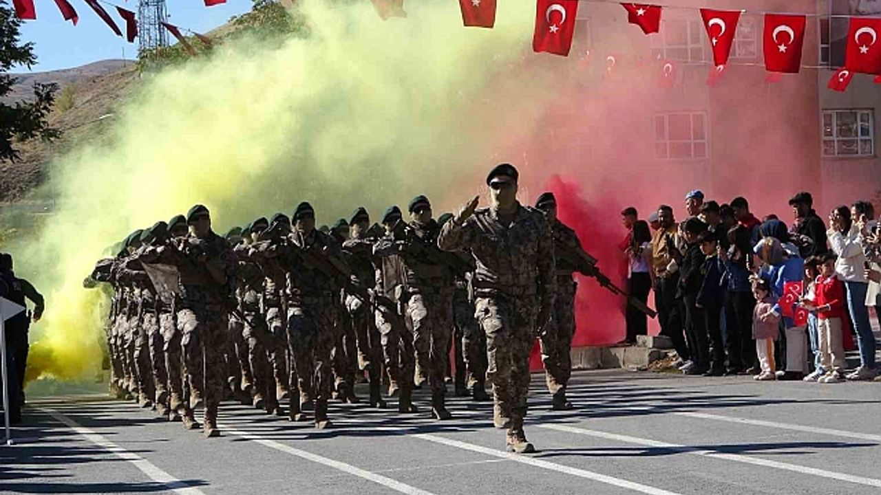 Bitlis'te Cumhuriyet Bayramı coşkusu