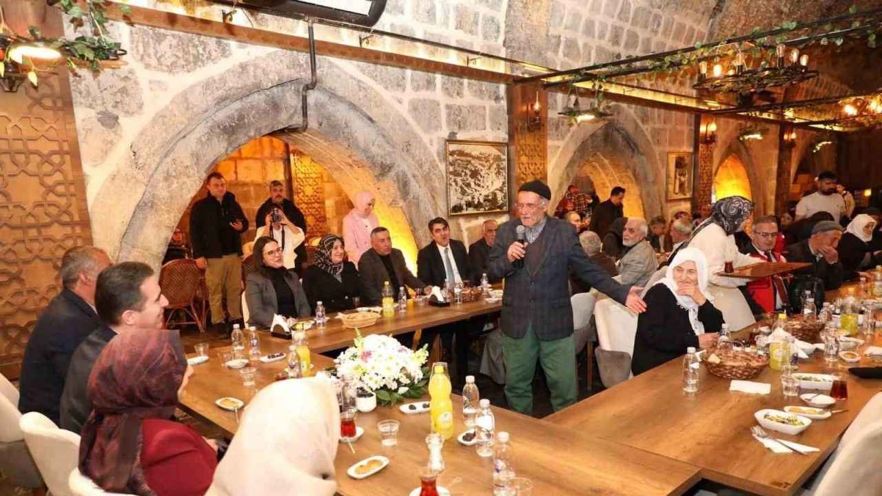 Bitlis'te 40 Yıllık çınarlara özel iftar.!