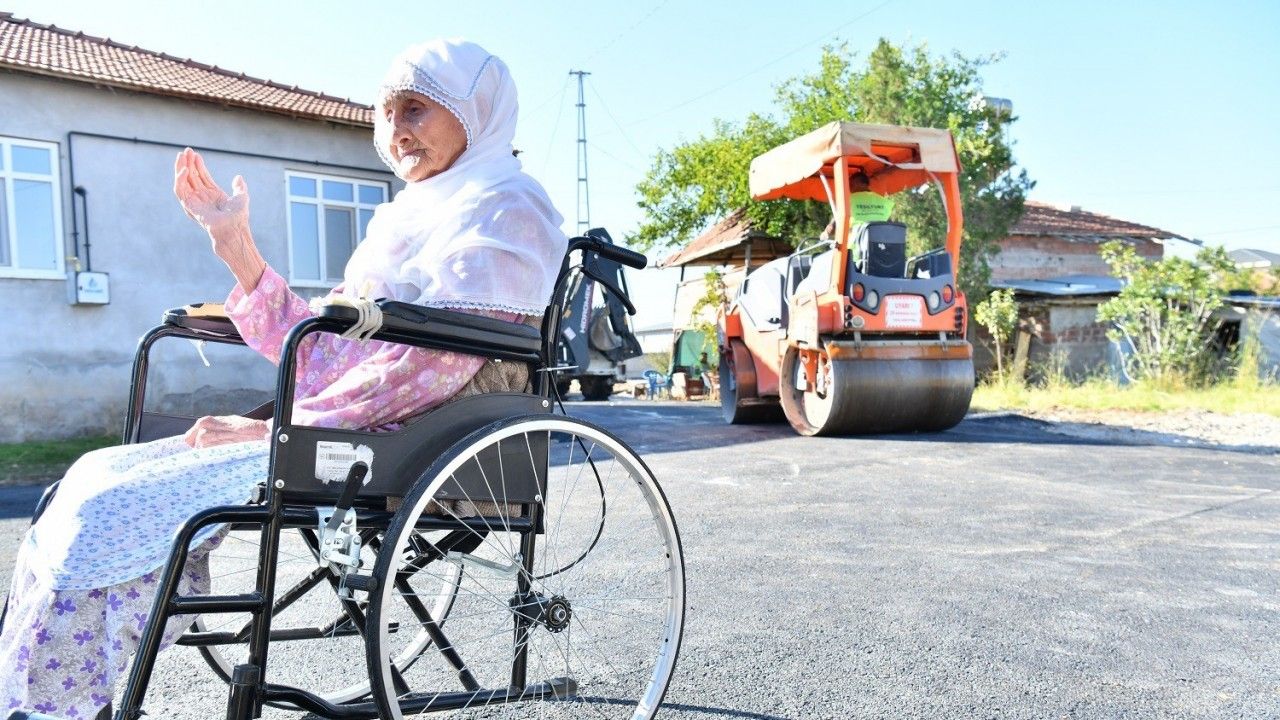 Gülistan Teyze’nin duaları Yeşilyurt Belediyesi’ne