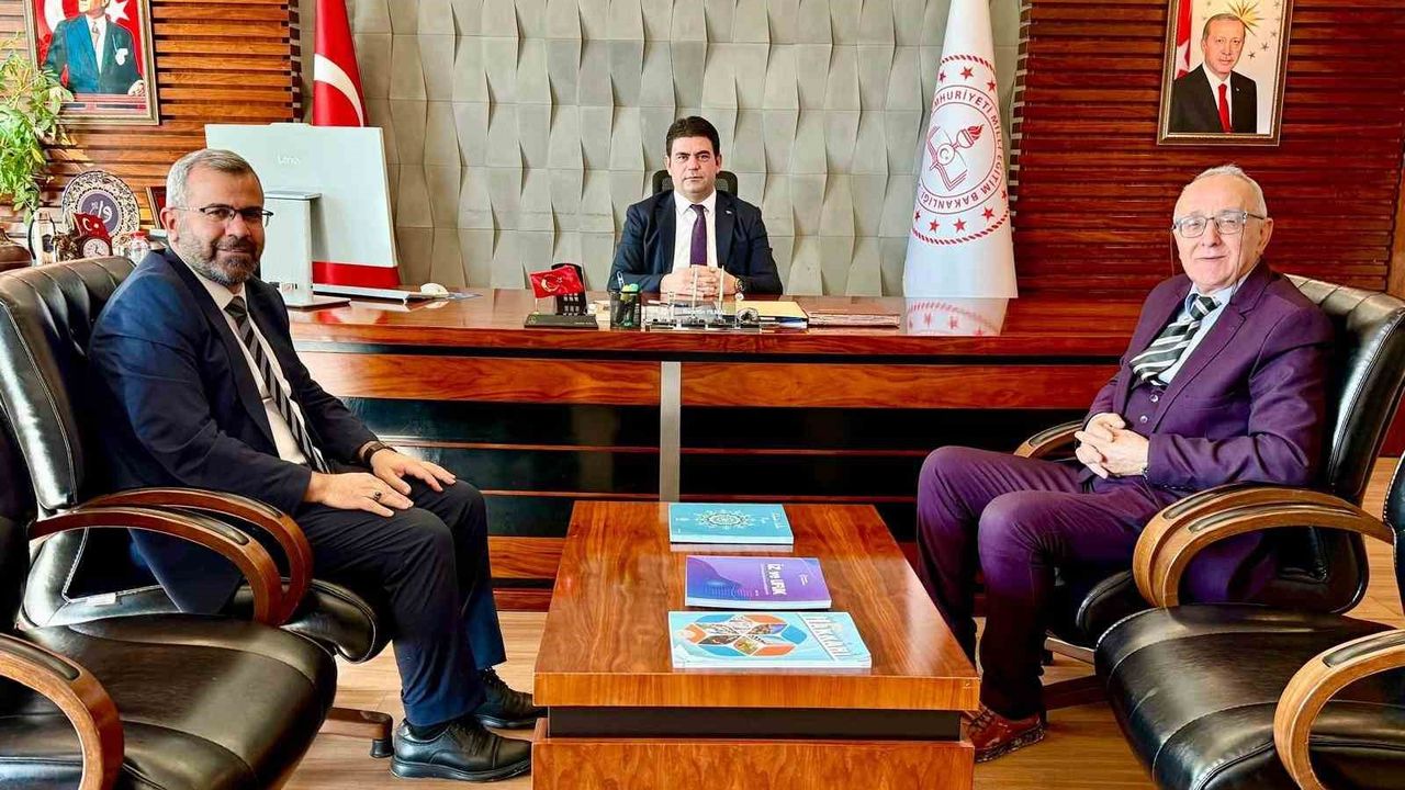 Hakkâri’nin ilk öğretmen ve matbaacısı Hatipoğlu’nun mirası kütüphanede yaşatılacak