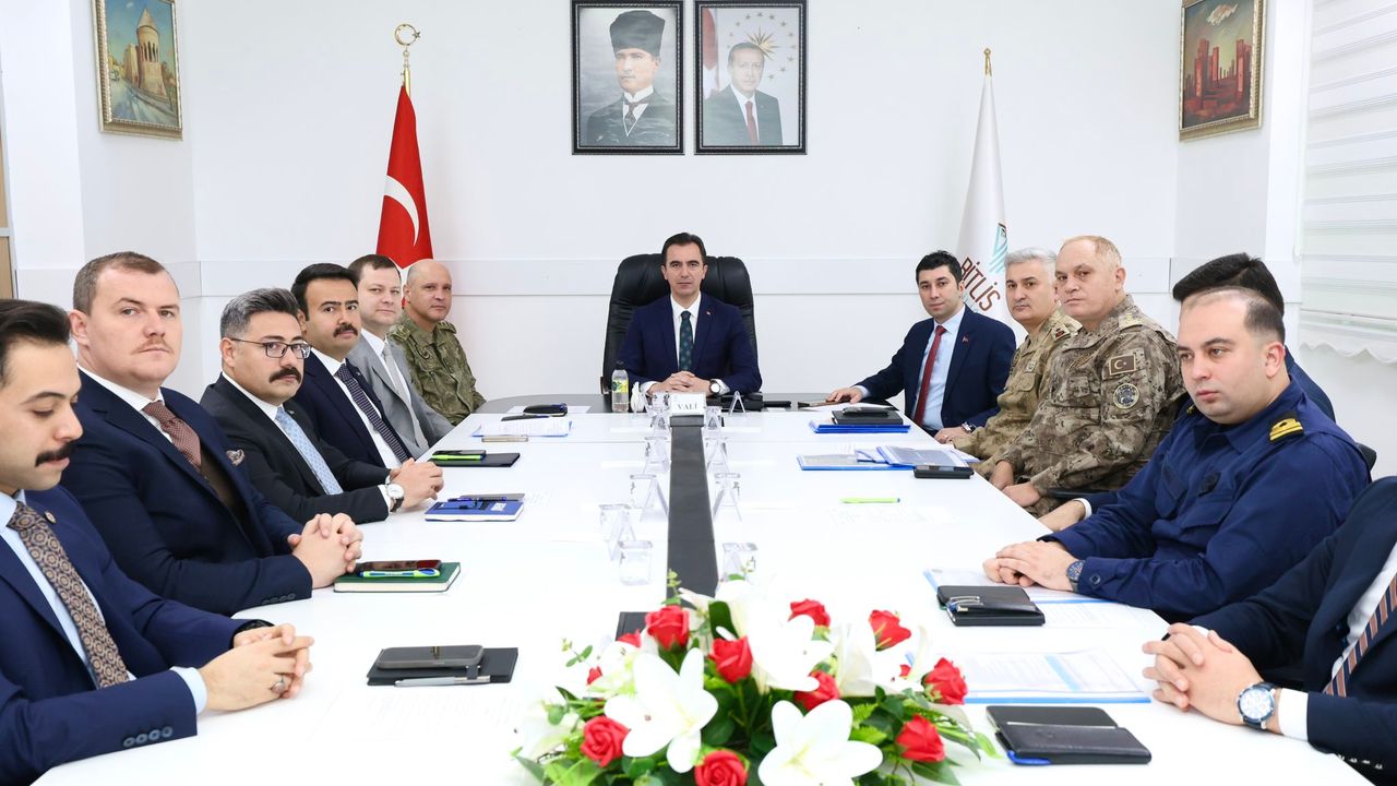 Bitlis’te güvenlik zirvesi: 2025’in son toplantısında kritik başlıklar masaya yatırıldı