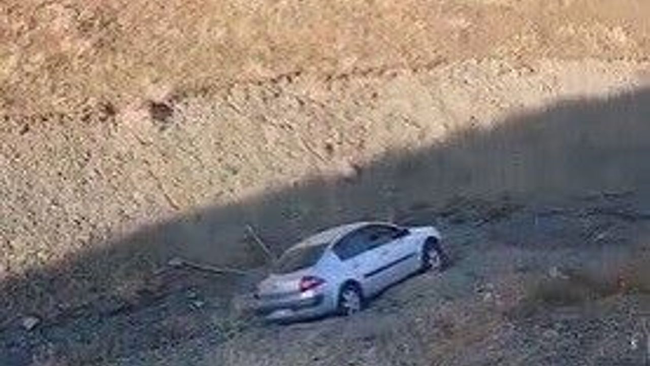 El freni çekilmedi, dere yatağına uçtu