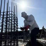 Bingöl'de inşaat işçileri sıcak havaya rağmen iş başında