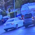 Tırın otomobili sürüklediği kaza kameraya yansıdı