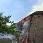 Van'da yangın paniği: Alevler evlere sıçramadan söndürüldü
