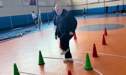 Engelli bireyler her Çarşamba spor salonunda buluşuyor