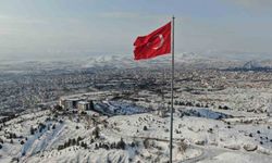 Beyaz gelinliğini giyen Elazığ’da dondurucu soğuklar başladı