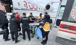 Çocuk ambulans uçakla hastaneye sevk edildi