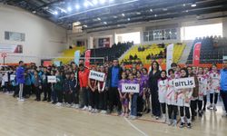 Bitlis’te okul sporları voleybol grup müsabakaları başladı