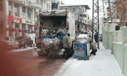 Ahlat’ın Temizlik Kahramanları Kışa Meydan Okuyor