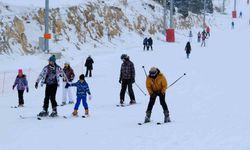 Ergan Dağı Kayak Merkezi’nde kayak sezonu sürüyor