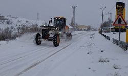 Pülümür’de taşımalı eğitime kar engeli