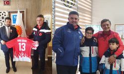 Ahlat’ta kayak sporcularına anlamlı destek