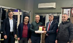 Ahlat’ta emekli olan 42 yıllık memura veda programı