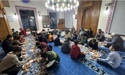 Bitlis'te çocuklar ve gençler iftar sofrasında buluştu