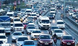 Yabancıların kullanmaya başladığı yeni trafik levhası gündem oldu
