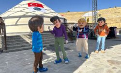 'Rafadan Tayfa' karakterleri Ahlat’ta çocuklarla buluştu