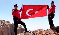 Van’da JAK ekipleri Erek Dağı zirvesinde Türk bayrağını dalgalandırdı