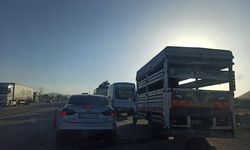 Bitlis-Tatvan Karayolu’nda Yol Çalışması Trafiği Kilitledi