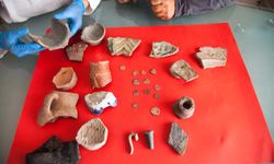 Ahlat’ta tarihi kazı: Sikke ve seramik parçaları bulundu!