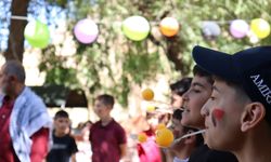 Oyunlar, yarışmalar, ikramlar… Tatvan’daki şenlikte çocukların yüzü güldü